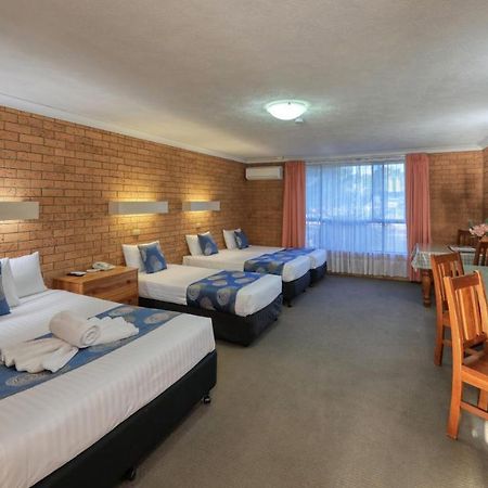 טוומבה James Street Motor Inn מראה חיצוני תמונה