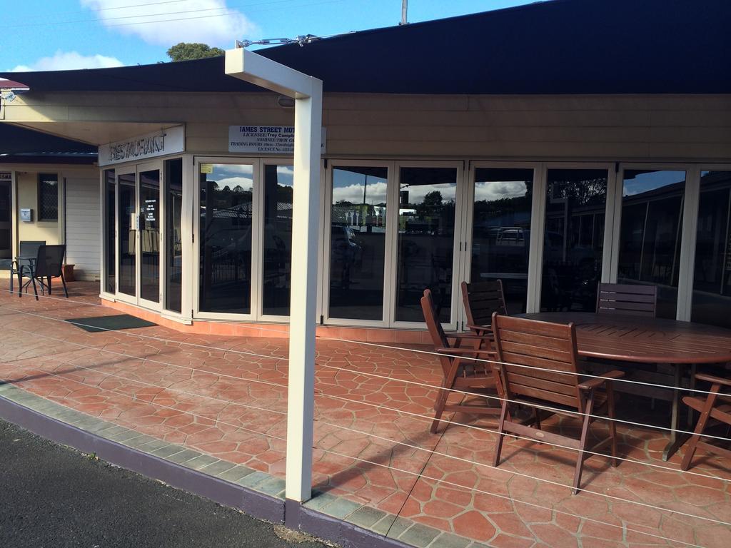 טוומבה James Street Motor Inn מראה חיצוני תמונה