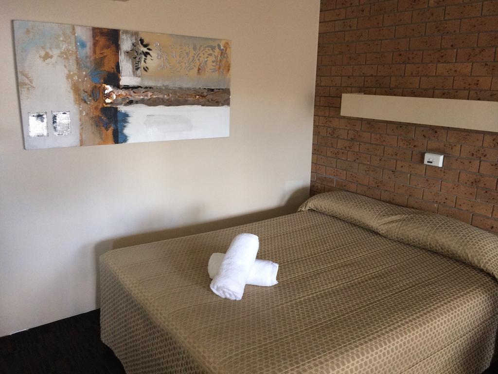 טוומבה James Street Motor Inn חדר תמונה