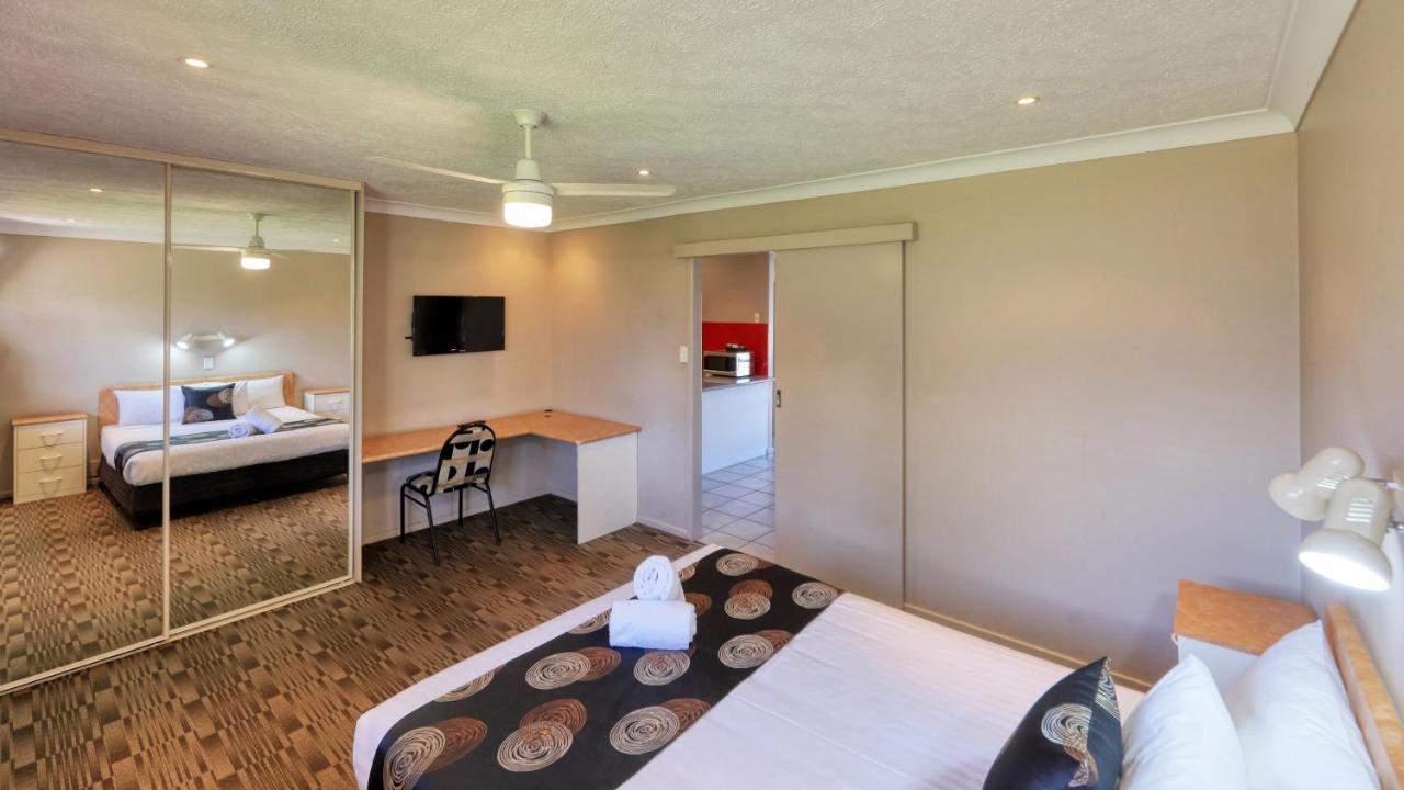 טוומבה James Street Motor Inn מראה חיצוני תמונה