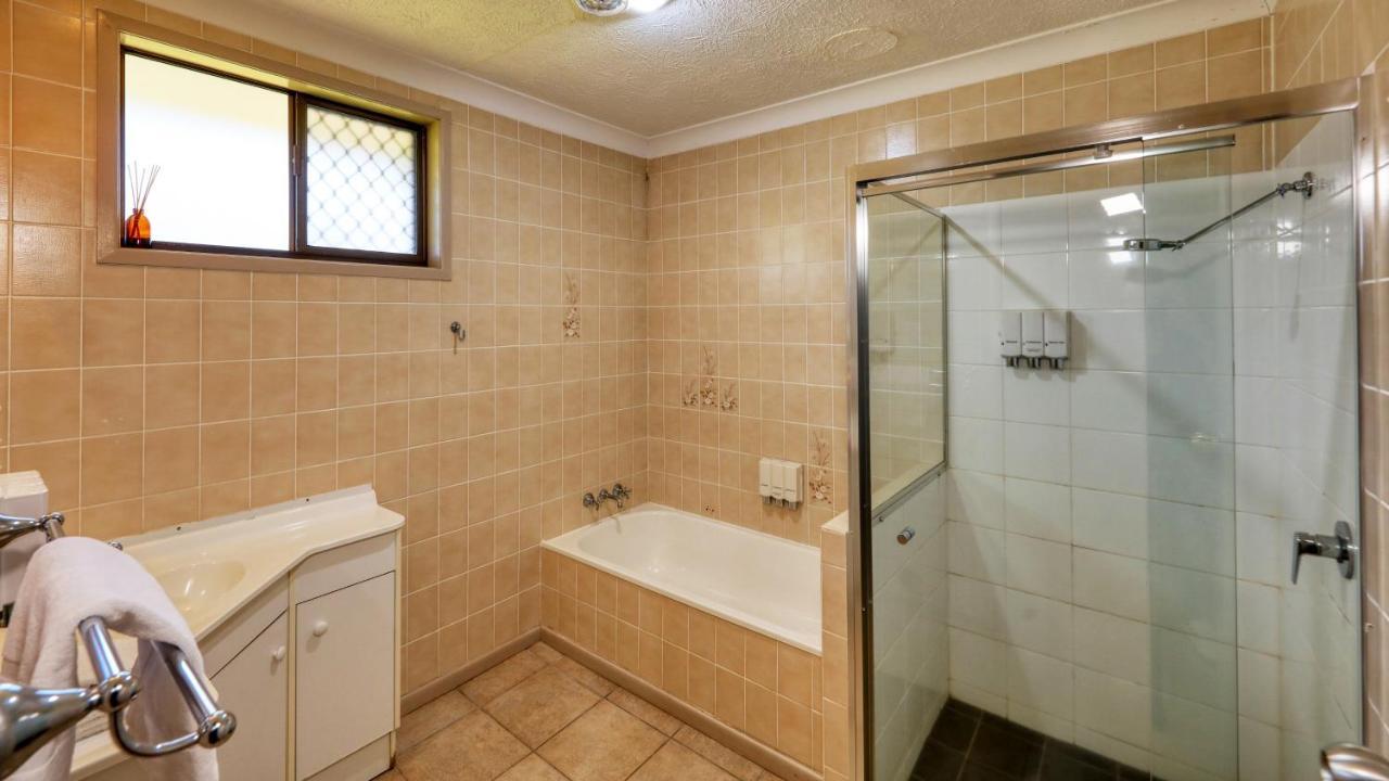 טוומבה James Street Motor Inn מראה חיצוני תמונה