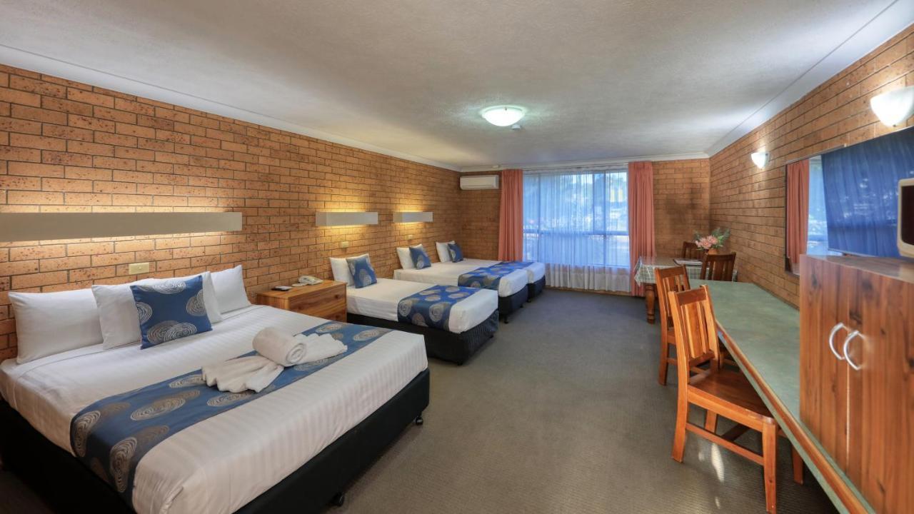 טוומבה James Street Motor Inn מראה חיצוני תמונה