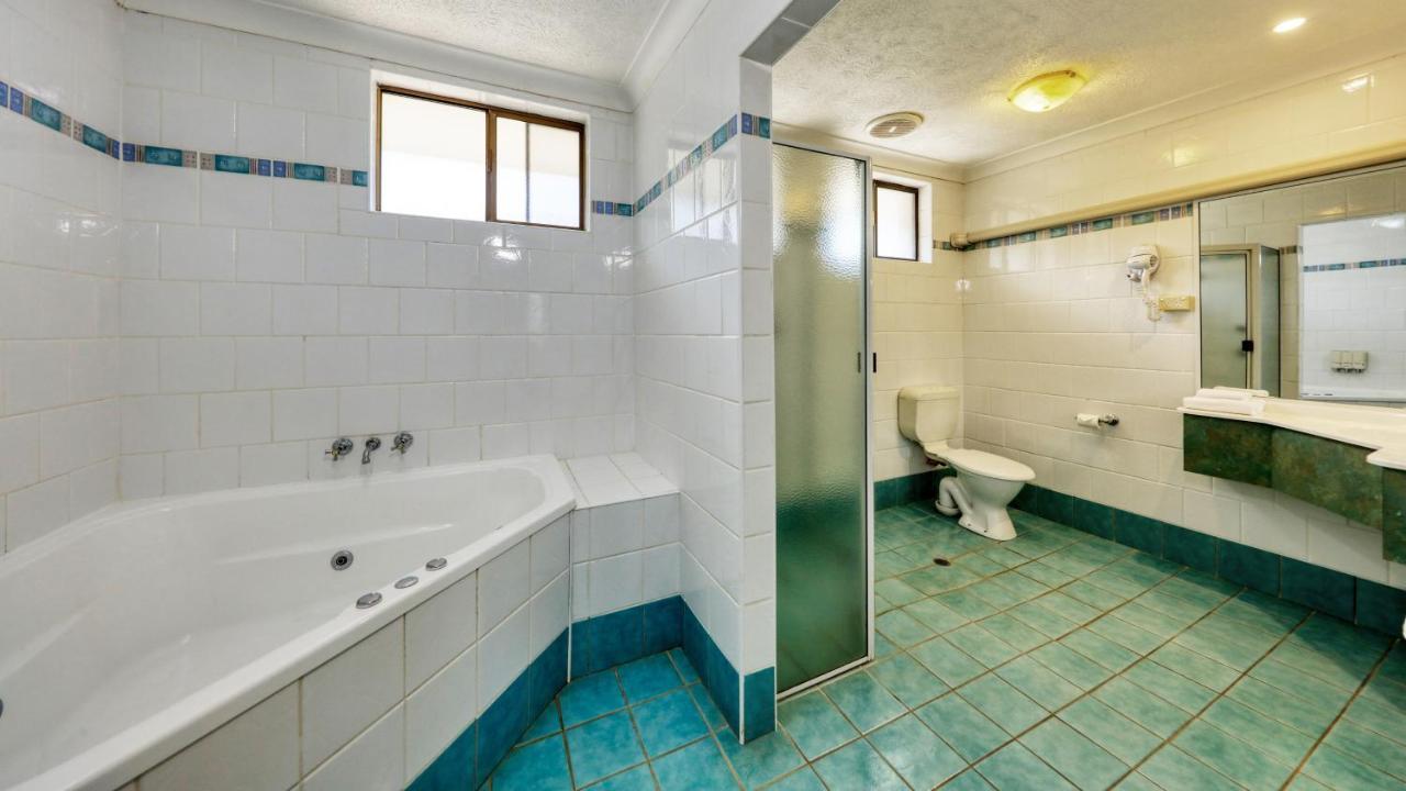 טוומבה James Street Motor Inn מראה חיצוני תמונה
