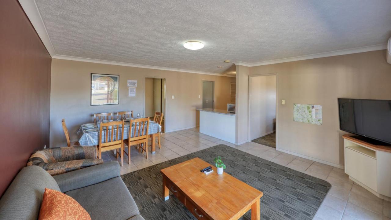 טוומבה James Street Motor Inn מראה חיצוני תמונה