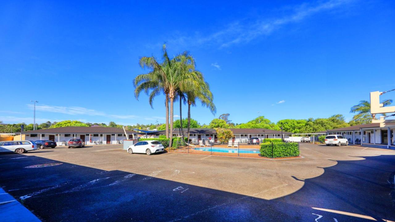 טוומבה James Street Motor Inn מראה חיצוני תמונה