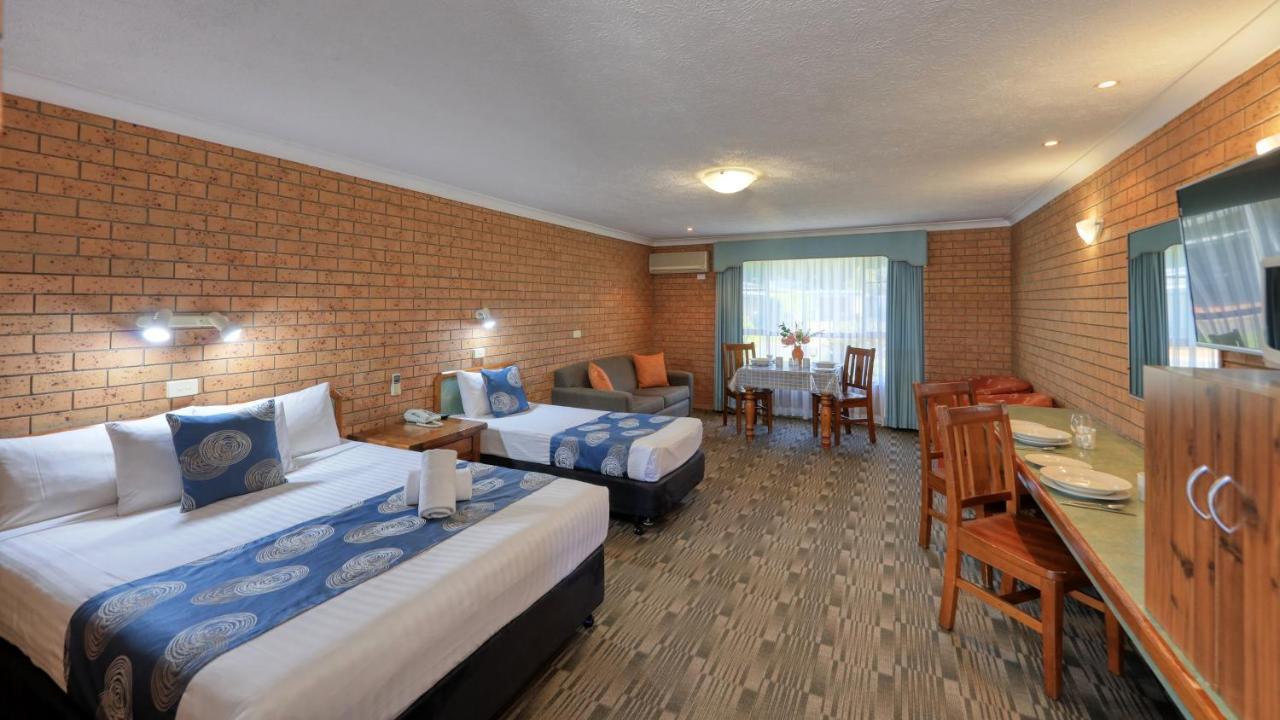 טוומבה James Street Motor Inn מראה חיצוני תמונה