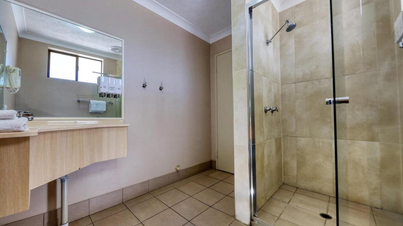 טוומבה James Street Motor Inn מראה חיצוני תמונה