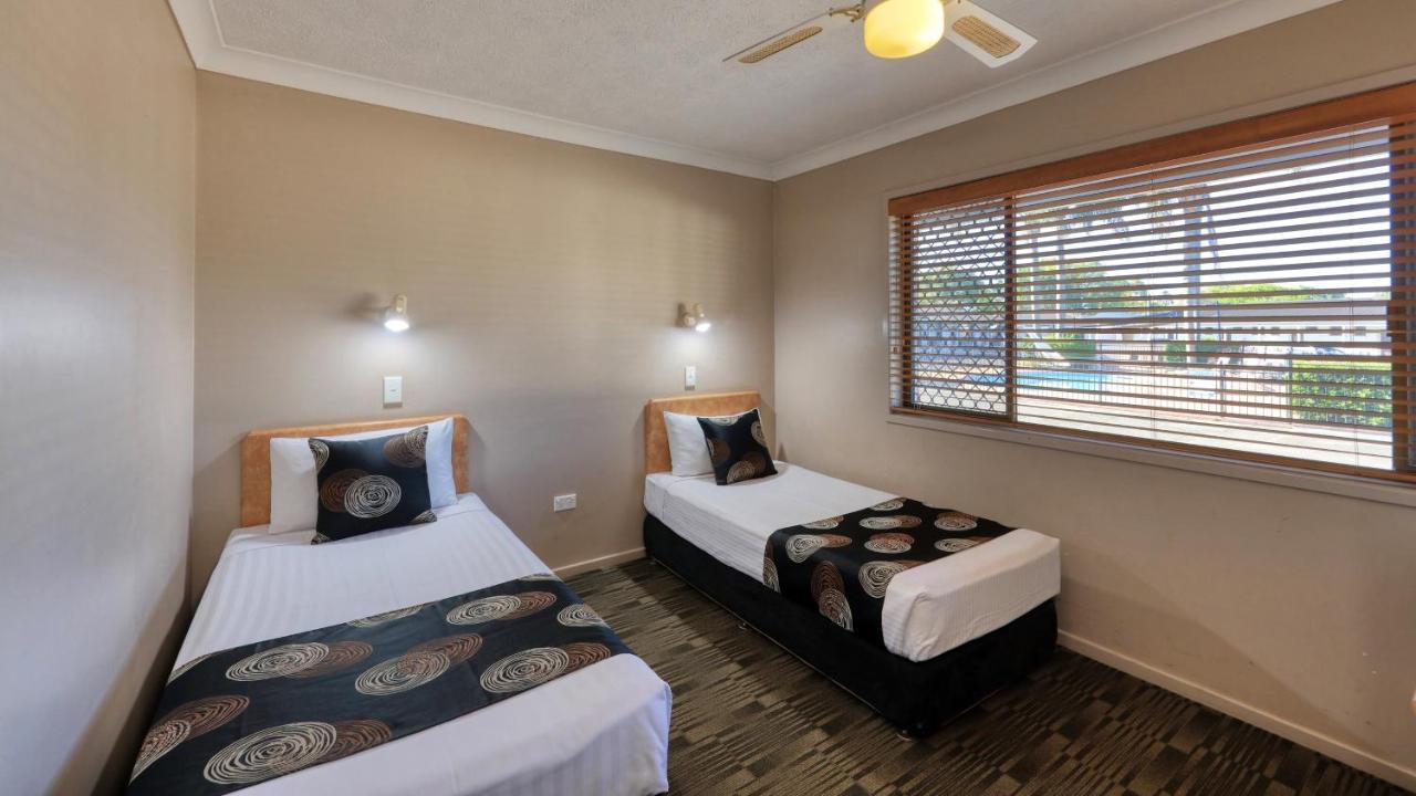 טוומבה James Street Motor Inn מראה חיצוני תמונה