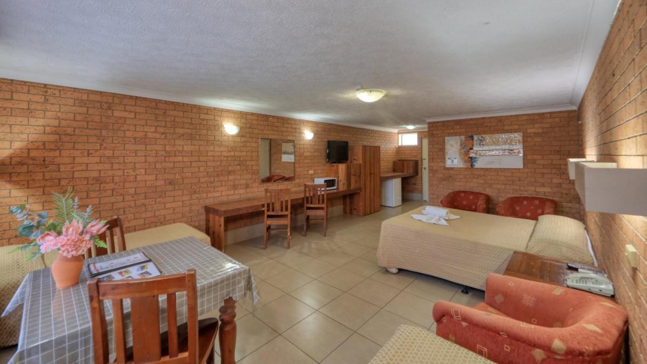 טוומבה James Street Motor Inn מראה חיצוני תמונה