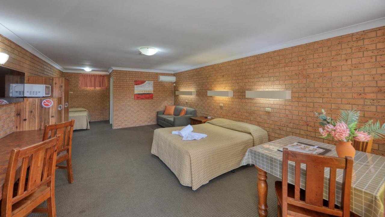 טוומבה James Street Motor Inn מראה חיצוני תמונה