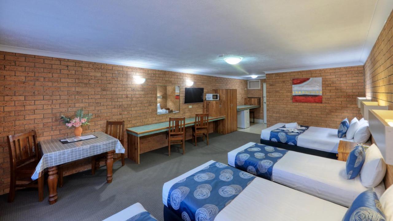 טוומבה James Street Motor Inn מראה חיצוני תמונה