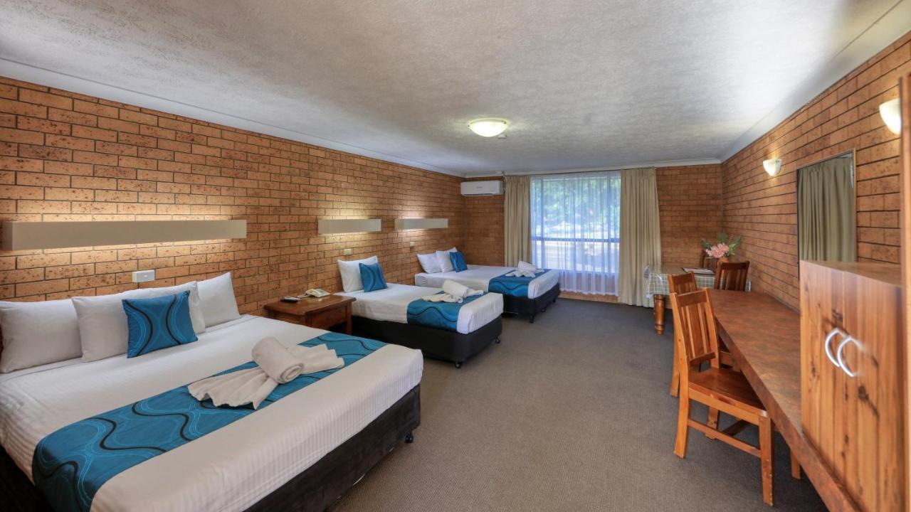 טוומבה James Street Motor Inn מראה חיצוני תמונה