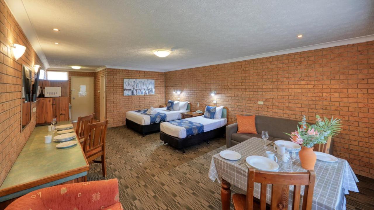 טוומבה James Street Motor Inn מראה חיצוני תמונה
