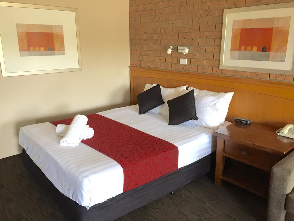 טוומבה James Street Motor Inn מראה חיצוני תמונה