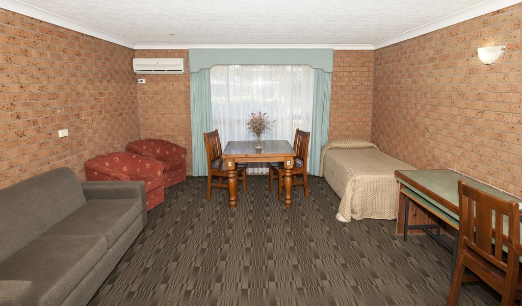 טוומבה James Street Motor Inn מראה חיצוני תמונה
