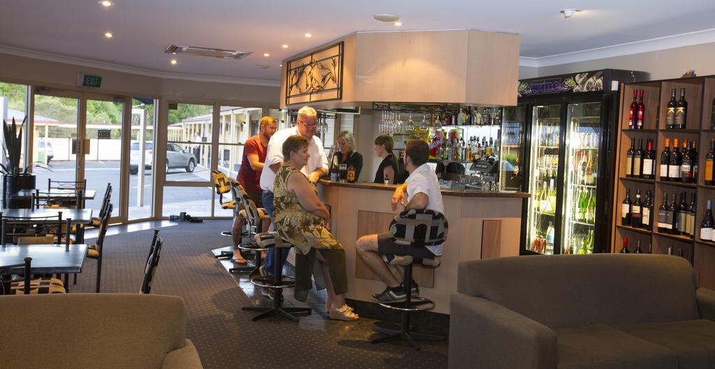 טוומבה James Street Motor Inn מראה חיצוני תמונה