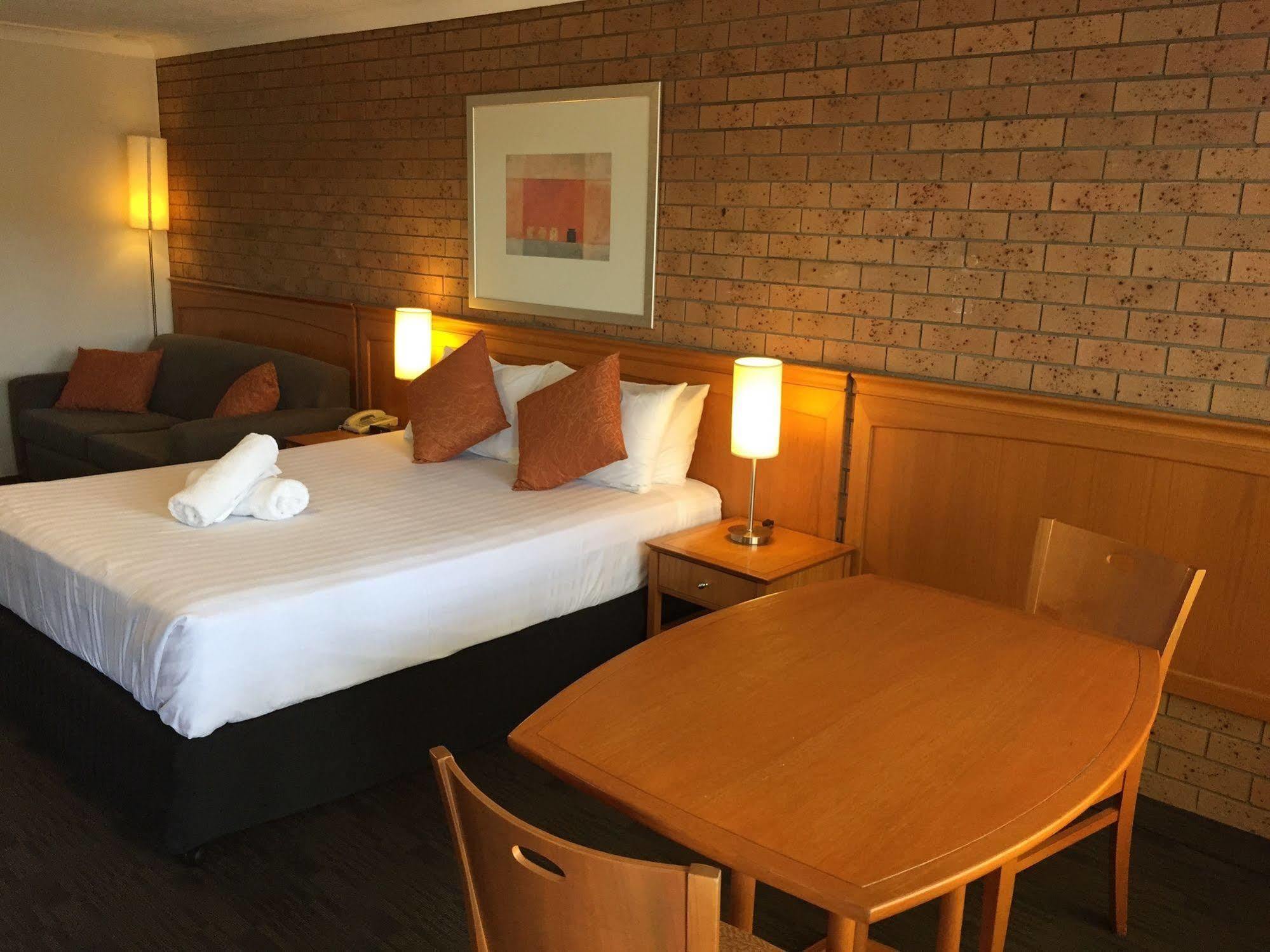 טוומבה James Street Motor Inn מראה חיצוני תמונה
